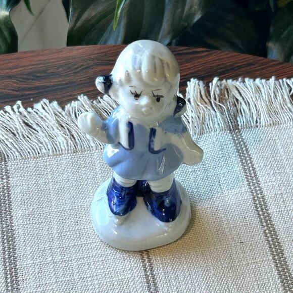 Vintage Blue White Porcelain Figurine of Little Holland Girl in Blue Dress - Picture 10 of 12